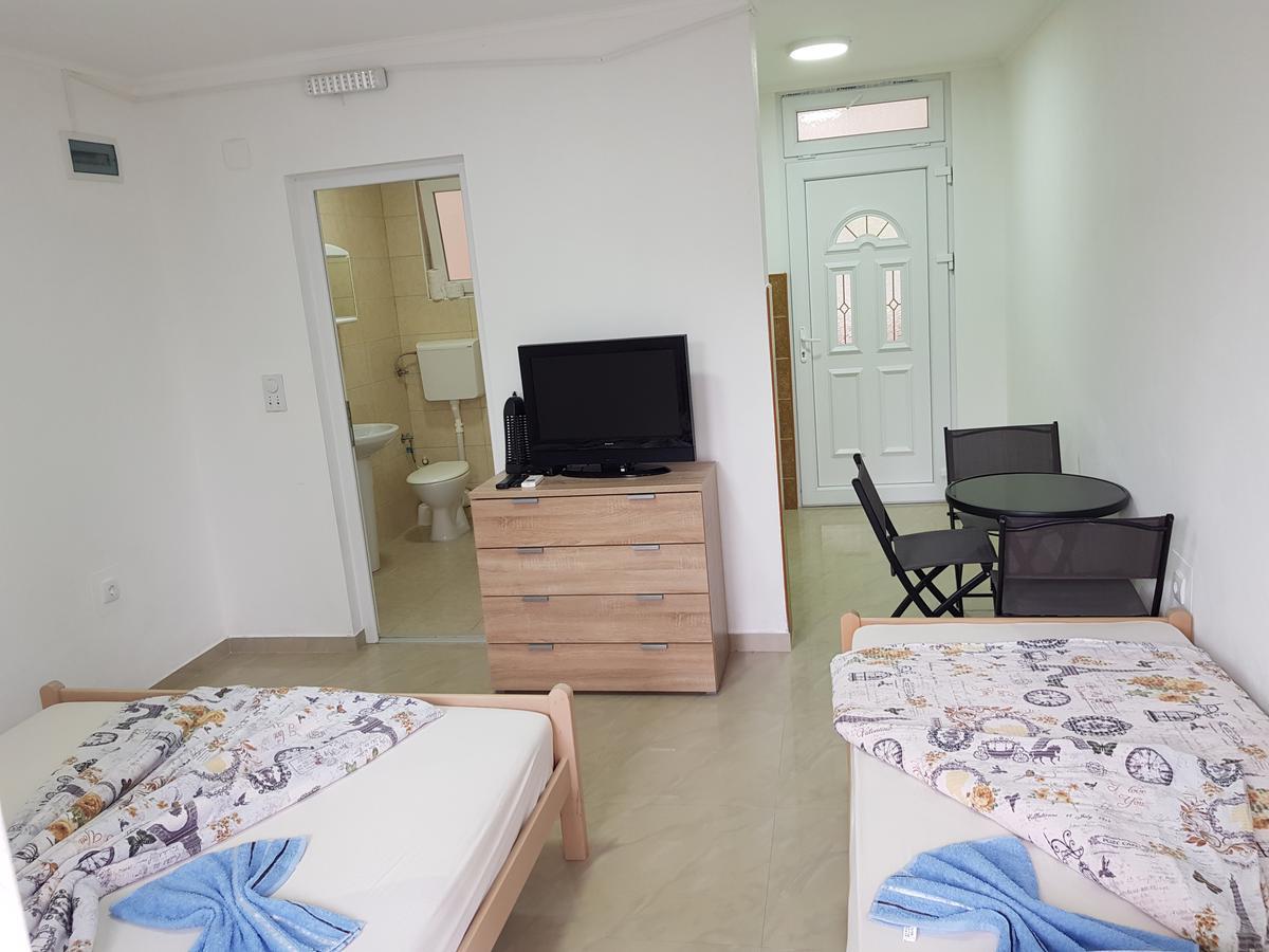 Apartmani Vila Ebra Utjeha Exterior photo